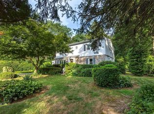 34 West St, East Hills, NY 11577