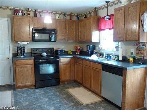 3rd image of 4713 Cindiwood Dr