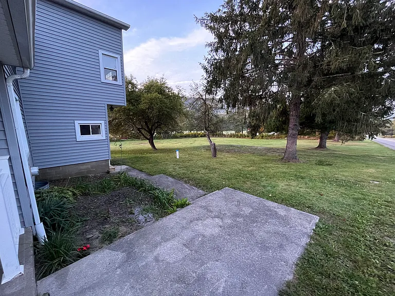 3040 Warren Center Rd — Photo 2