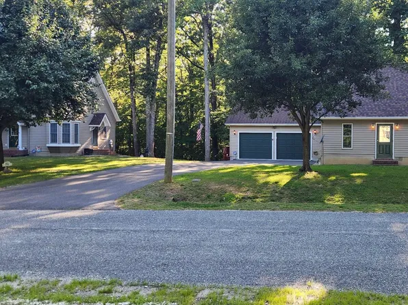 70 Francis St, Montross, VA 22520