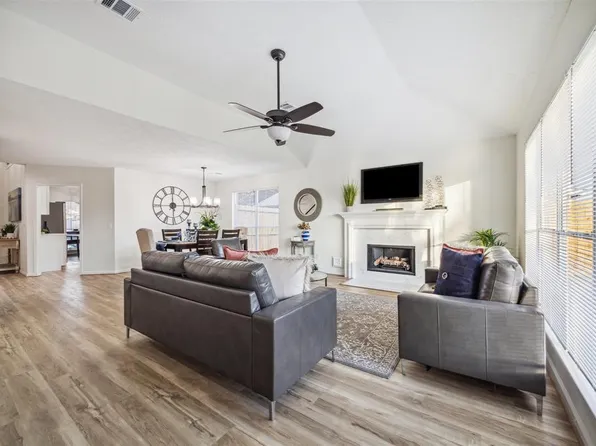 5404 Spring Branch Drive, Pearland, TX 77584