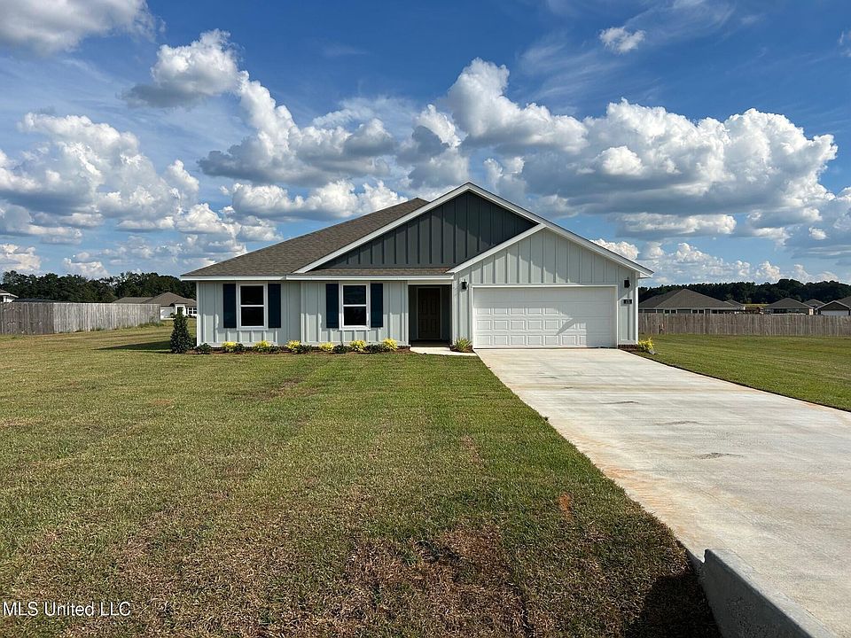 1st image of 121 Magnolia Farms Dr