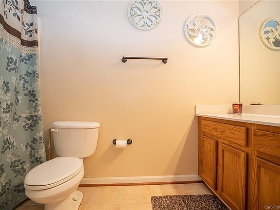4th image of 2147 Wexford Way