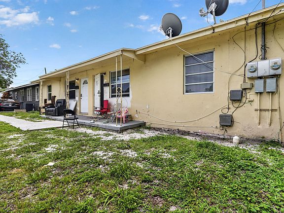 4th image of 807 14th Street