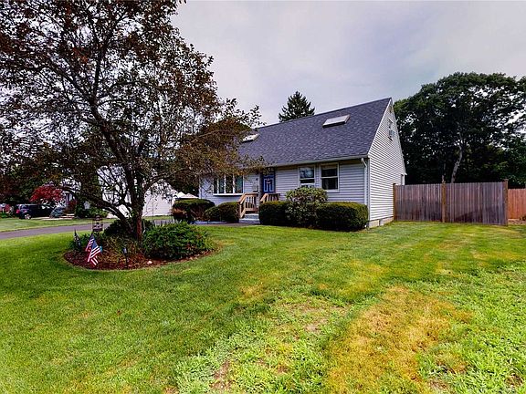 3rd image of 182 Stanley Dr