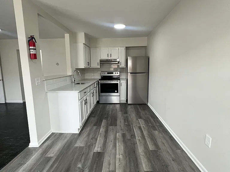 2305 Sheldon Ave #8 — Photo 1