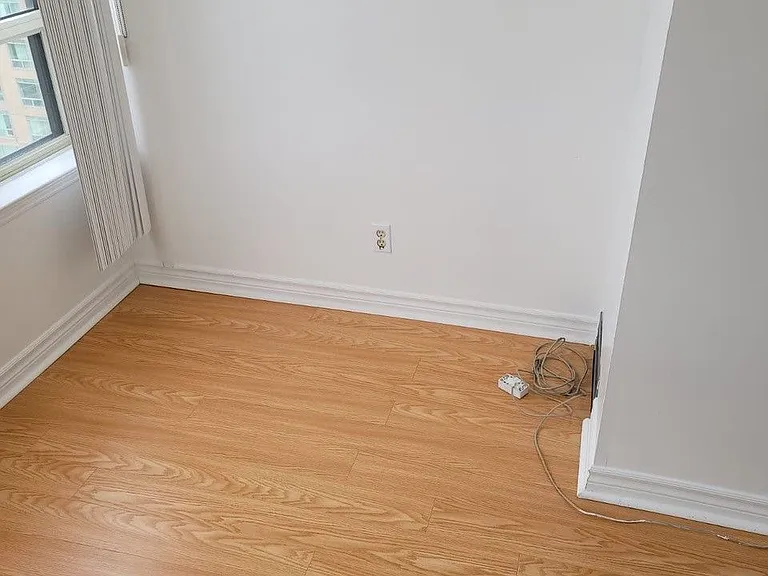 7 Bishop Ave #1606 — Photo 23