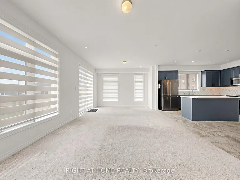 2046 Cameron Lott Cres — Photo 16