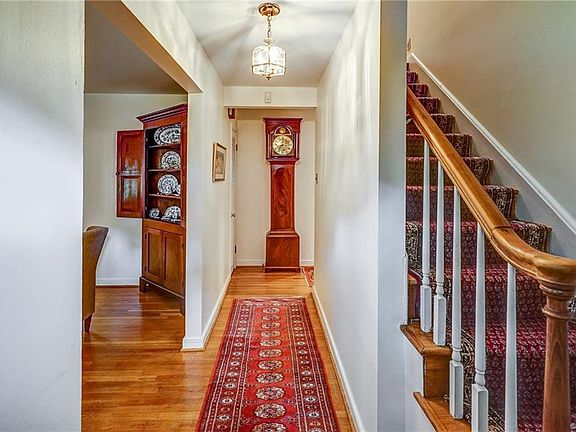 2nd image of 1808 Greenvale Ct