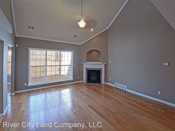 4th image of 4947 Wemberley Dr