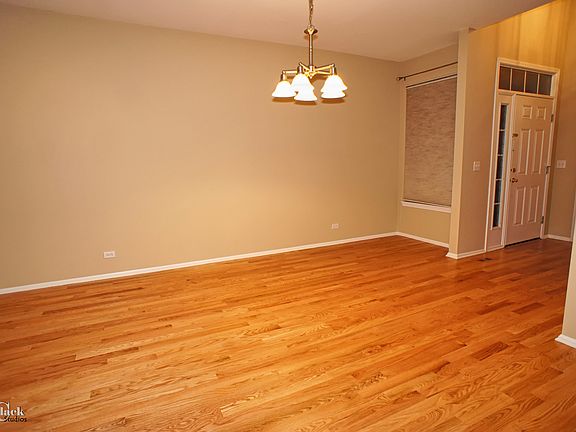 3rd image of 1863 Crenshaw Cir #1863