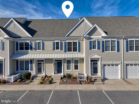 4th image of 18834 Bethpage Dr #4E