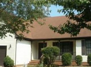 8 Raintree Dr, Hampton, VA 23666