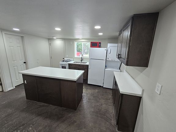 5th image of 403 S Leroux St Unit A