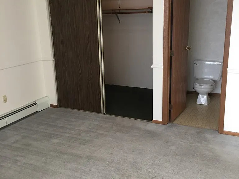 200 N Garfield Ave — Photo 32