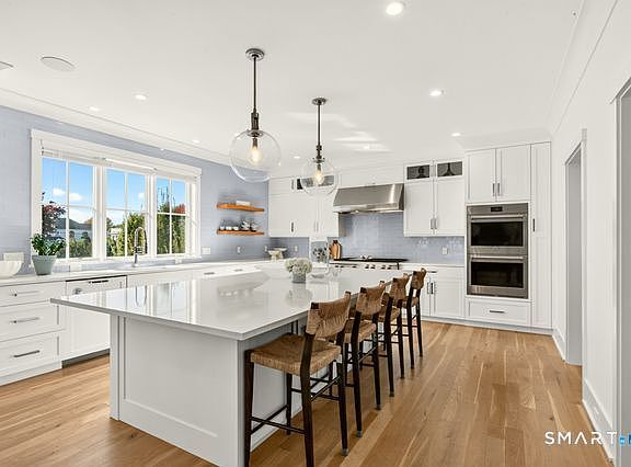 5th image of 624 Penfield Road