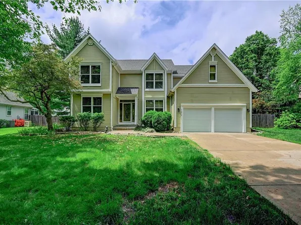 11512 Summit St, Kansas City, MO 64114