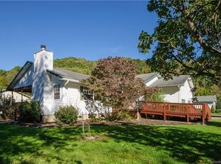 9 Snapdragon Ln, Waynesville, NC 28785