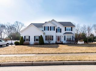 8 Regalwood Dr, Coventry, RI 02816