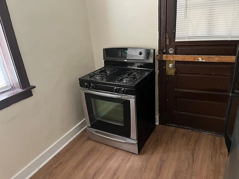 6315 S California Ave — Photo 32