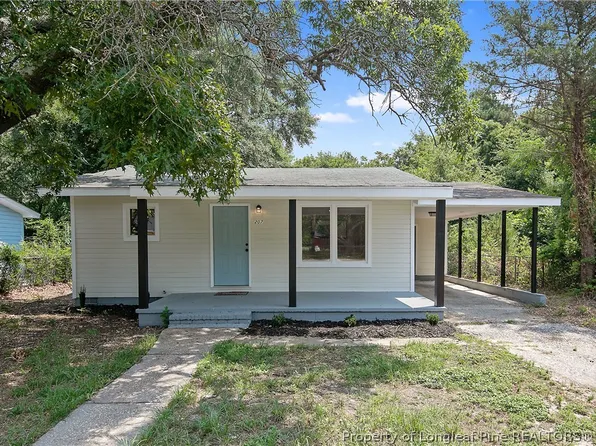 207 S 5th St, Spring Lake, NC 28390