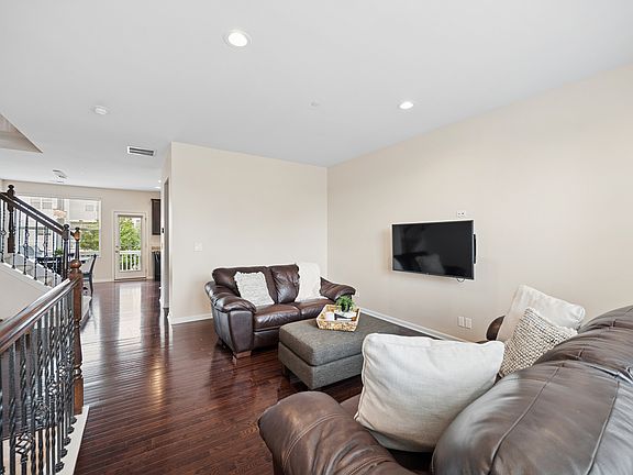 5th image of 2116 Saipan Dr