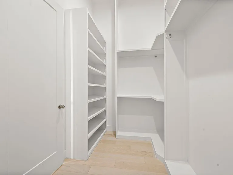 9825 Fawn View Dr — Photo 23