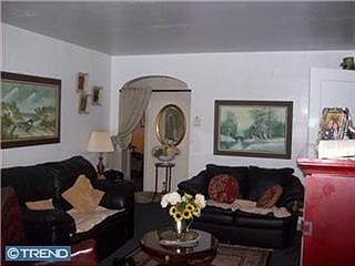 2nd image of 6731 Oakland St