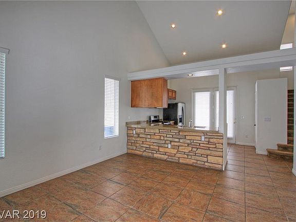 5th image of 7546 Grassy Bank St