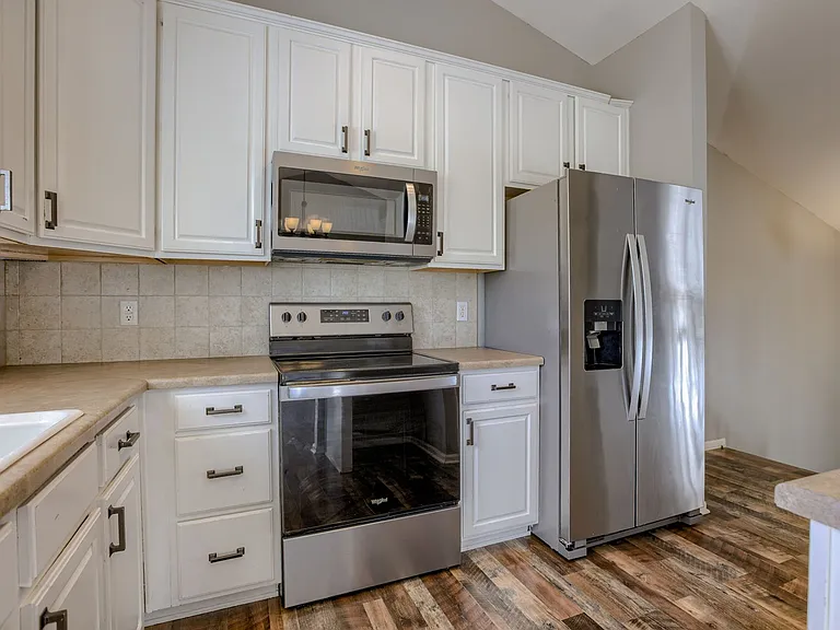 15405 Fillmore Cir — Photo 8