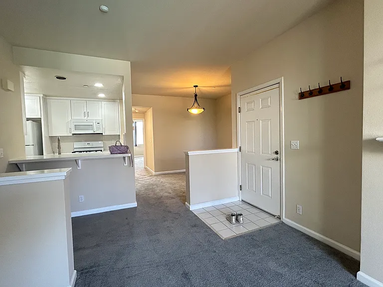 607 Arcadia Ter #203 — Photo 3