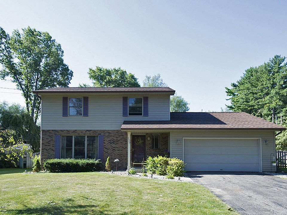 1st image of 129 W Hamilton Ln