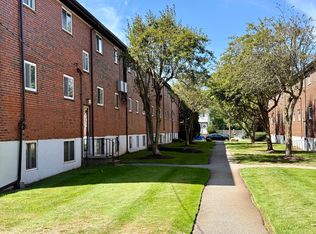 Chestnut Village, Chestnut Hill, MA 02467