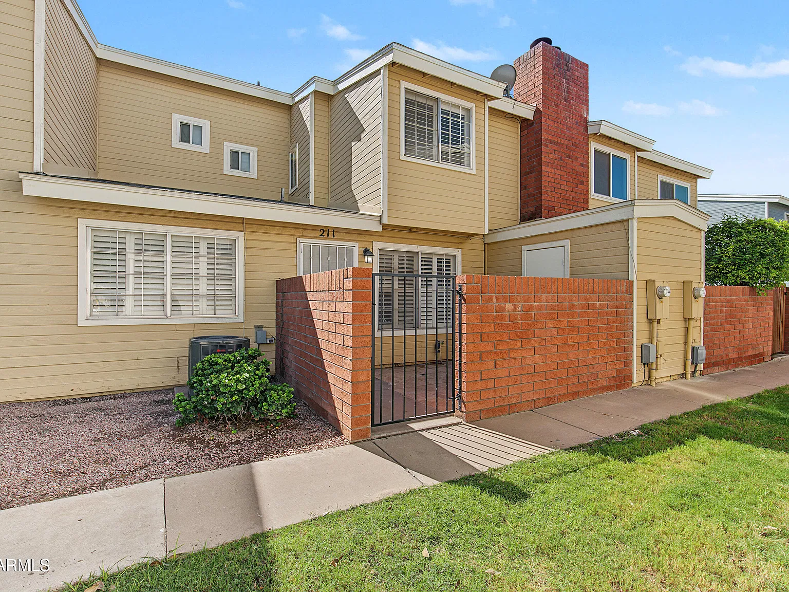 2 bed, 2.0 bath, 944 sqft, $1,750 — Photo 1