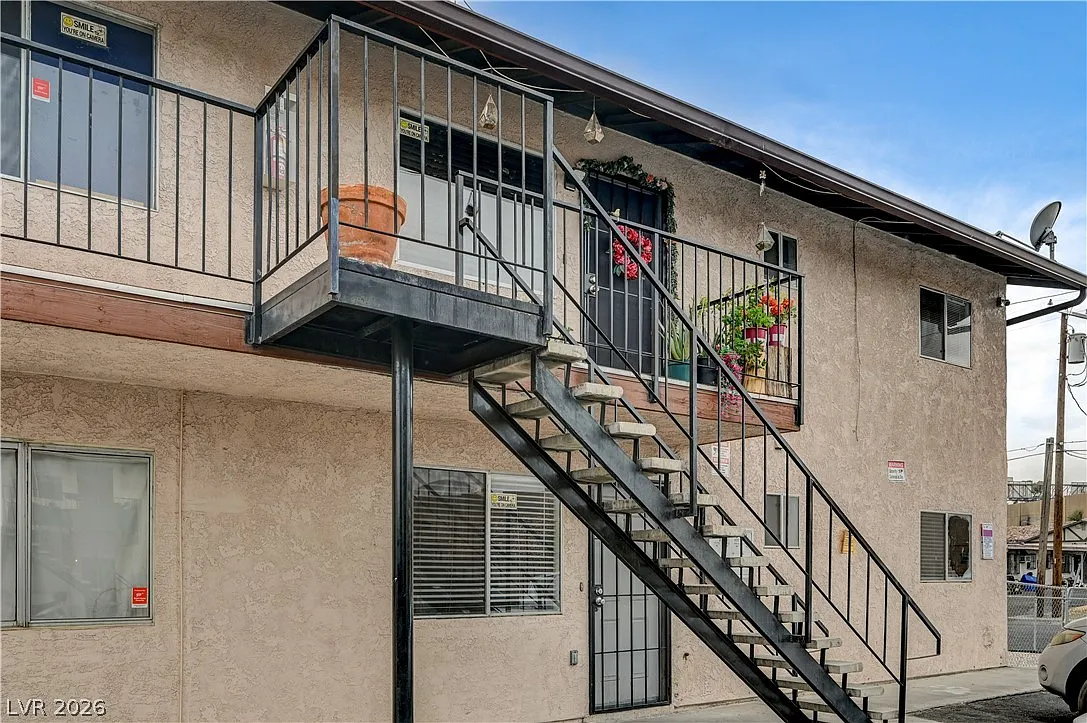2 bed, 2.0 bath, 3900 sqft, $1,250 — Photo 1
