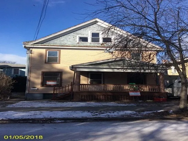 378 W 1st St photo 1