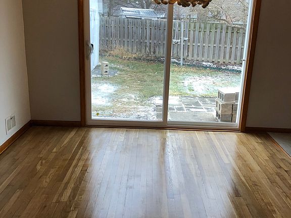 3rd image of 603 N Vierwood Way