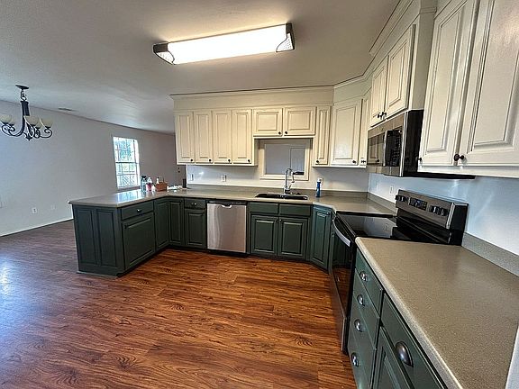 3rd image of 4882 Reed Ave