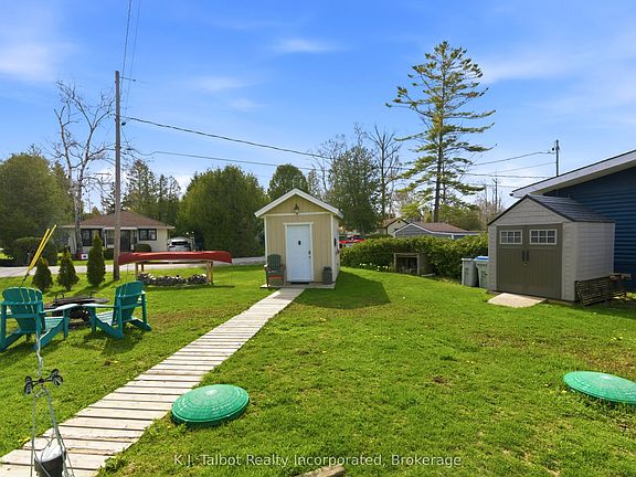 4th image of 9 Ravine Park Rd N