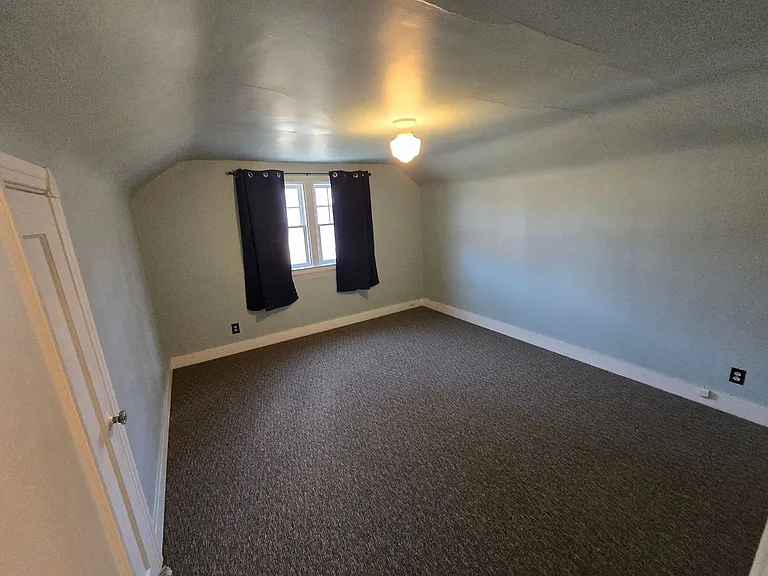 1822 Earle St — Photo 6