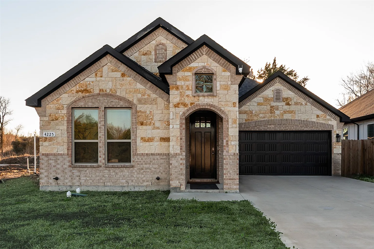 4225 Elkins Ave photo 1