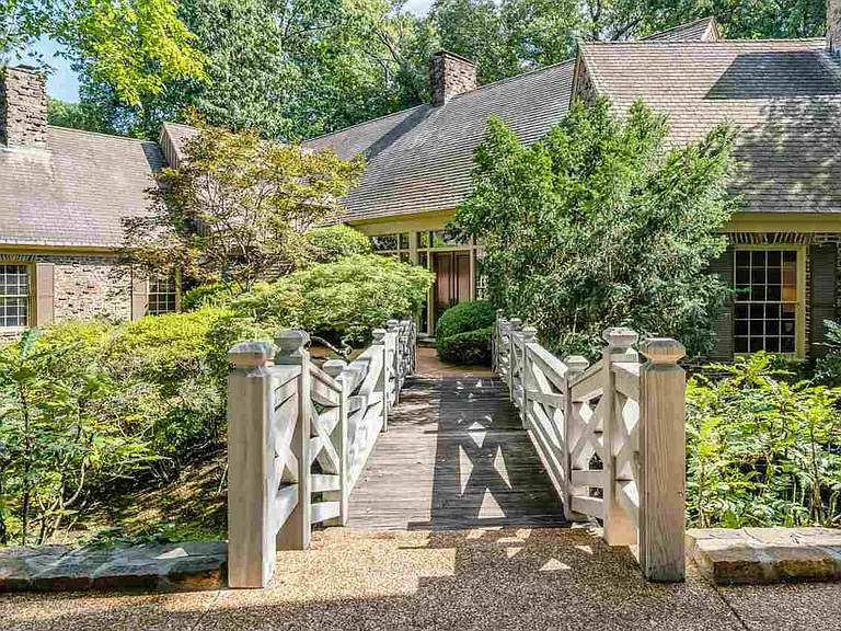 5711 Shady Grove Rd — Photo 2