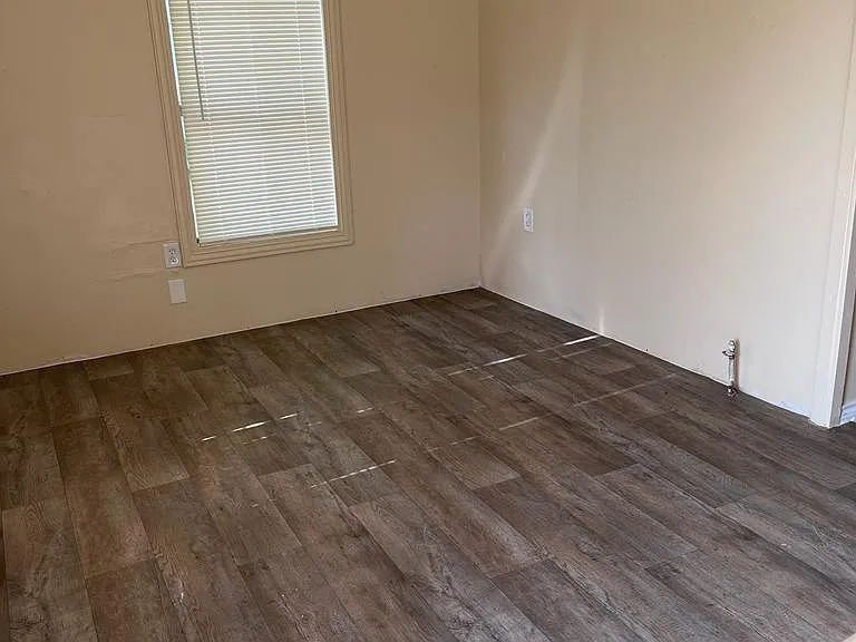 715 Hancock St — Photo 5