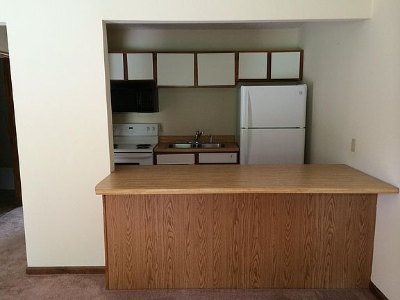 3rd image of 378 Nicholas St SE APT 7