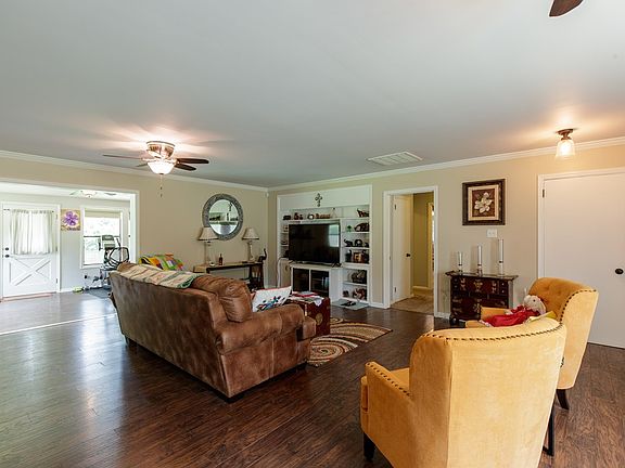 5th image of 807 Tanglewood Dr