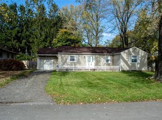 22 Cedargrove Dr, Rochester, NY 14617