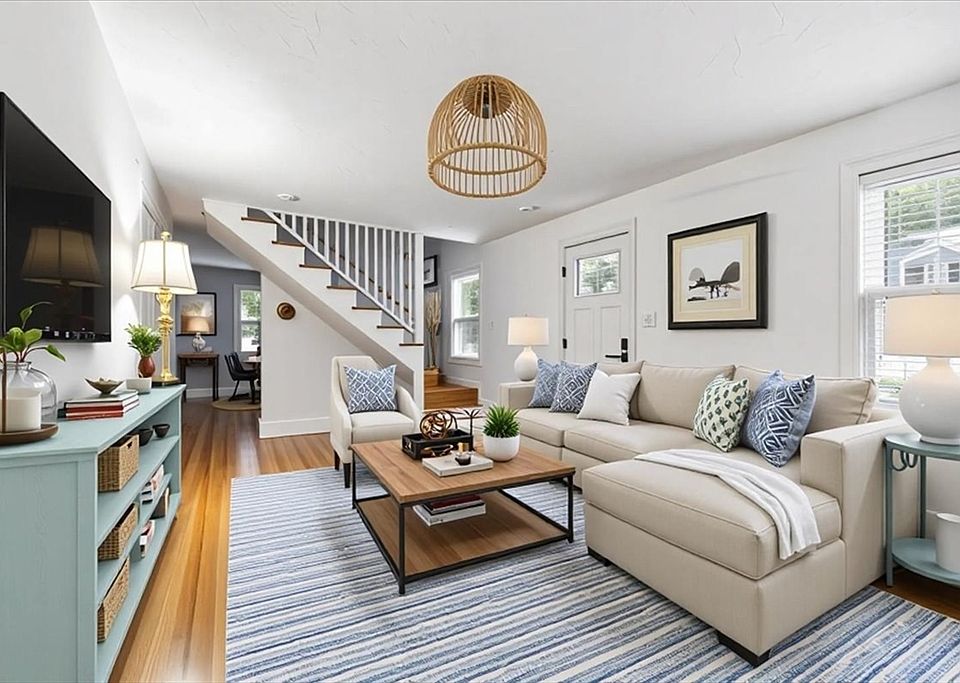 1st image of 1 Hemlock Rd