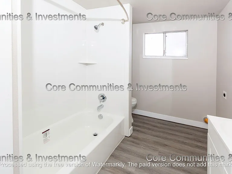 Jordanaire Apartments — Photo 19
