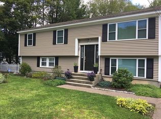 37 Ash St, Webster, MA 01570