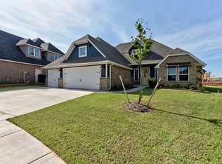 6524 Oxnard St, Edmond, OK 73034